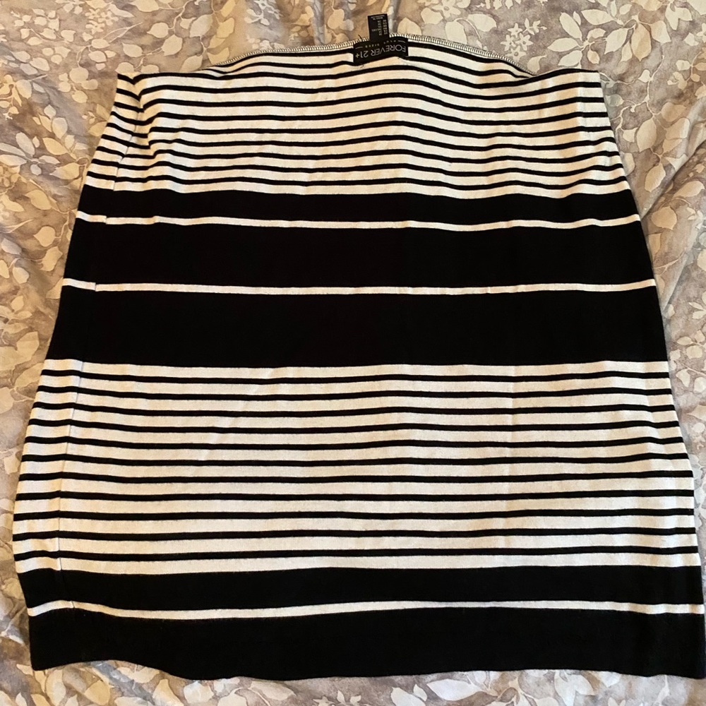 Black and white stripped skirts